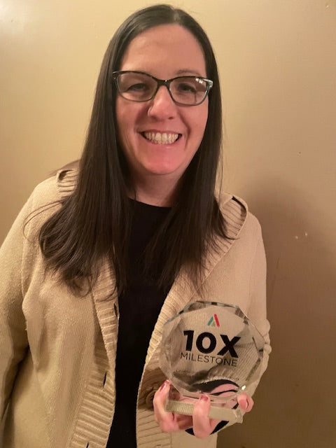 "My self-esteem and the way I look at myself has changed significantly since I started followin TransformHQ and shifting my mindset." - Becky